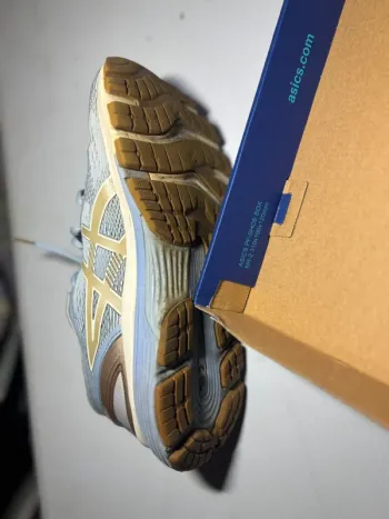 Used Asics Gel-Nimbus 21 bike — image 5 of 8