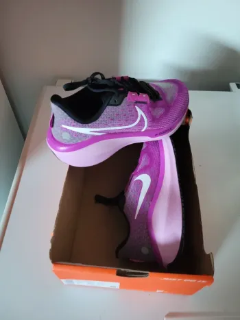 Used Nike Vomero 17 bike