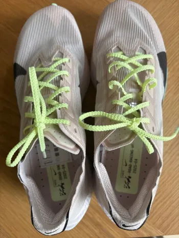 Nike ZoomX Vaporfly Next% bike d'occasion — image 2 sur 9