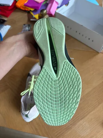 Nike ZoomX Vaporfly Next% bike d'occasion — image 4 sur 9