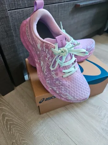 Brugt Asics neuve taille 37.5 bike