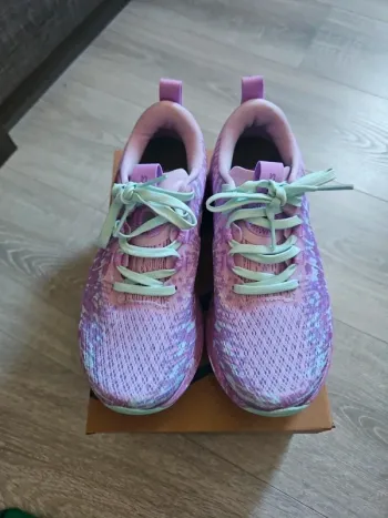 Brugt Asics neuve taille 37.5 bike — billede 2 af 3