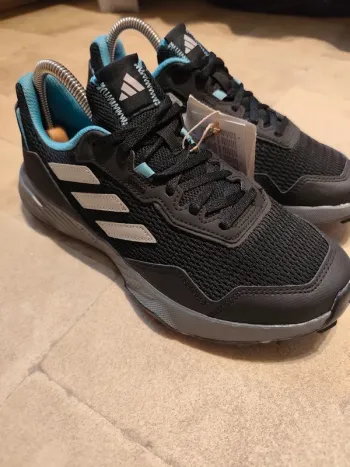 Gebrauchtes Adidas Schuhe 39 1/3 bike
