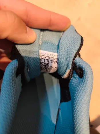Gebrauchtes Adidas Schuhe 39 1/3 bike — Bild 7 von 7