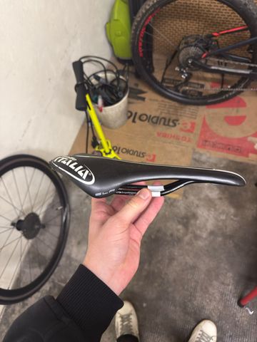 Used Sella Italia slr team edition Saddles & Seatposts