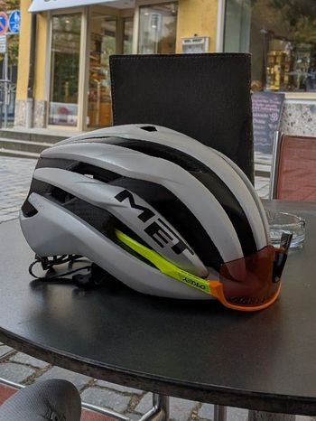Gebrauchtes MET Trenta 3K Carbon MIPS 2025 bike