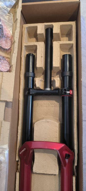 Brugt RockShox BoXXer D2 2026 bike — billede 3 af 6