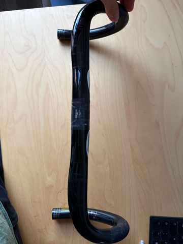 Used Zipp Handlebar 2022 bike — image 2 of 3