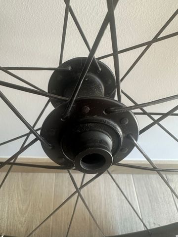 Used Zipp 404 2022 bike — image 3 of 5