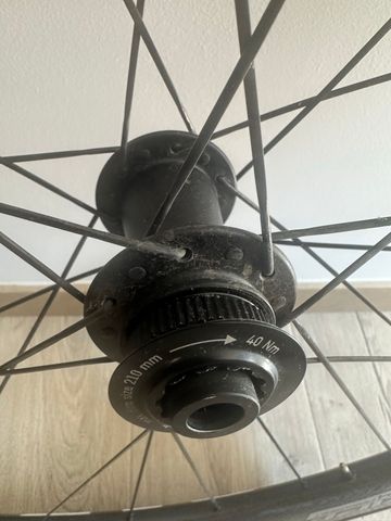 Used Zipp 404 2022 bike — image 4 of 5