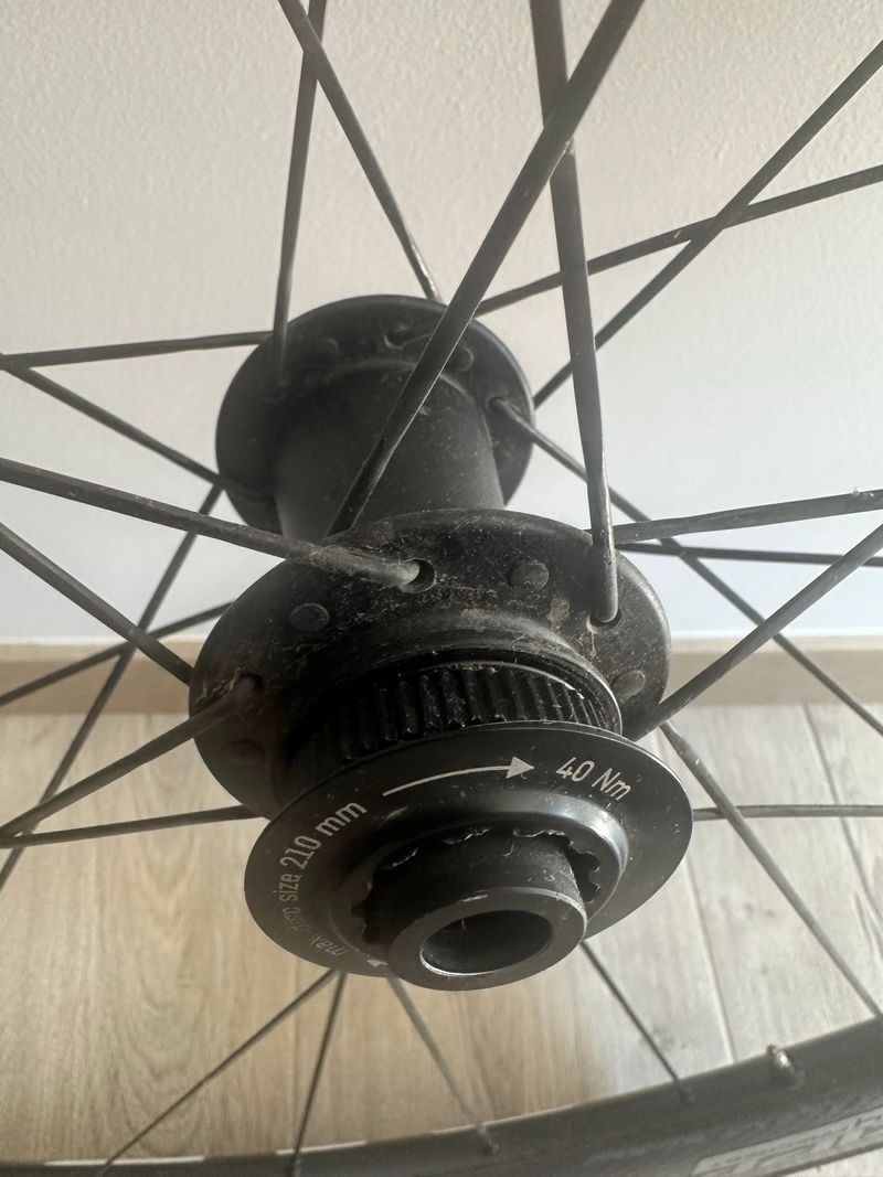 Used Zipp 404 2022 bike — image 4 of 5