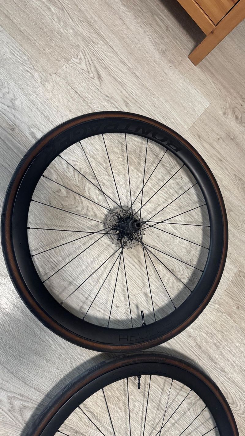 Tweedehands Bontrager Aeolus 37 Pro 2024 bike — afbeelding 2 van 4