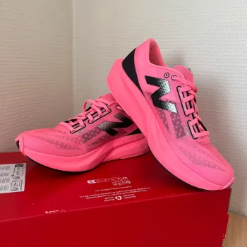 New Balance Rebel V4 bike de segunda mano — imagen 7 de 9