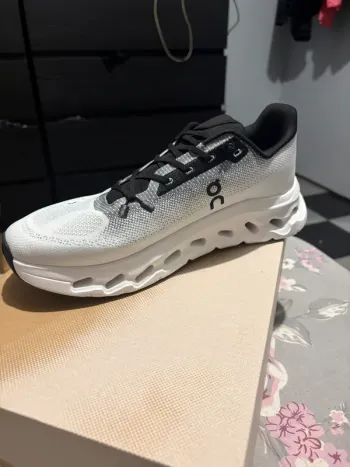 Gebrauchtes On Running On Shoes bike — Bild 2 von 3