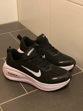 Gebrauchtes 100% Nike Vomero Plus bike — Bild 2 von 6