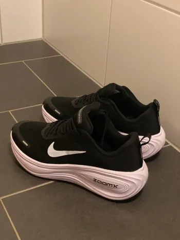 Gebrauchtes 100% Nike Vomero Plus bike — Bild 3 von 6