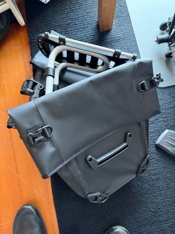 Thule Shield Pannier bike d'occasion — image 2 sur 4
