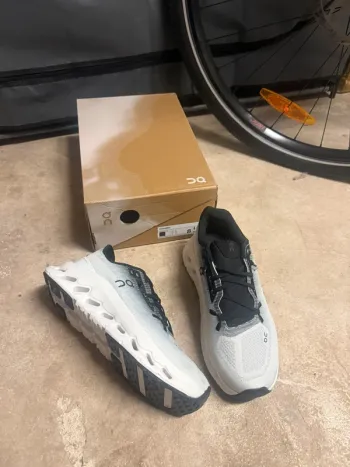 On Running Cloudtilt bike usato — immagine 2 di 7