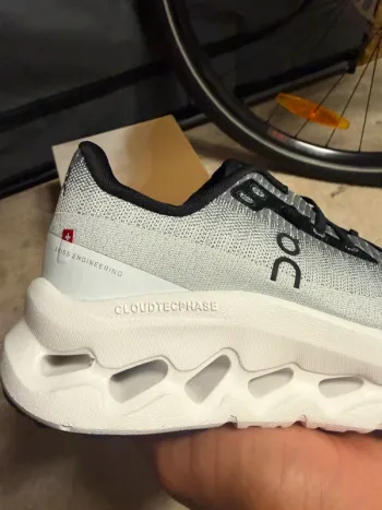 On Running Cloudtilt bike usato — immagine 5 di 7