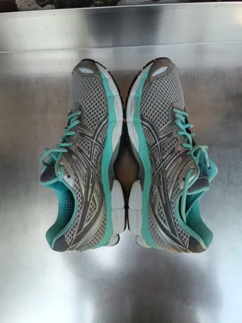 Used New Balance Asics Gel Cumulus 14 bike — image 7 of 15