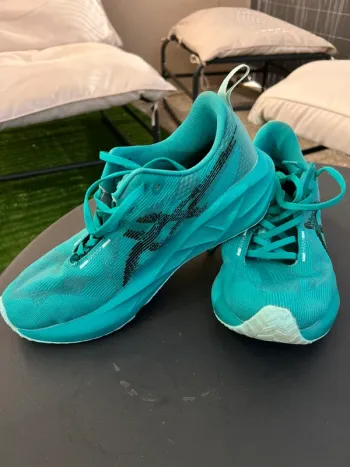Brugt Asics Novablast 5 bike