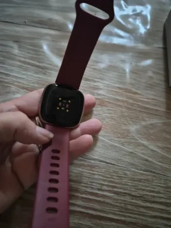 Gebrauchtes Fitbit Versa 4 bike