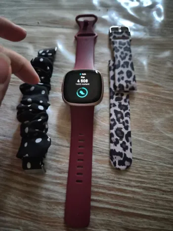 Gebrauchtes Fitbit Versa 4 bike — Bild 4 von 5
