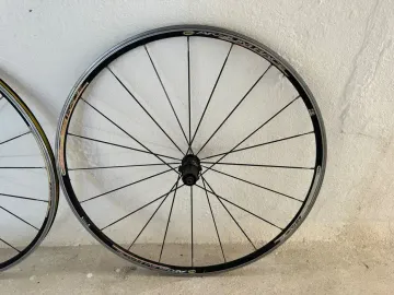 Used Mavic aksium race bike — image 3 of 4