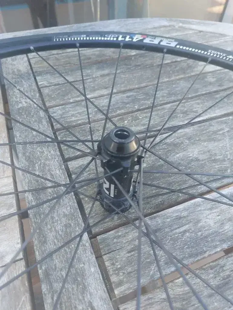 Brugt Dt Swiss RR 411 DB bike — billede 2 af 3