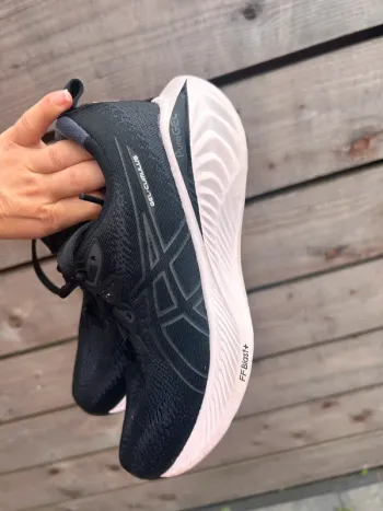 Gebrauchtes Asics Running Shoes bike — Bild 3 von 7
