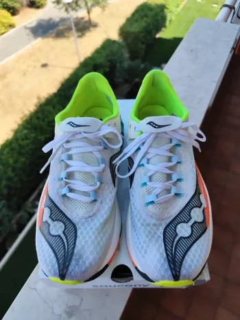 Tweedehands Saucony Endorphin Pro 4 bike