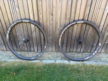 Brugt Zipp 303 Firecrest TL Disc Wheels bike — billede 1 af 5