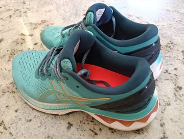Used Asics Gel-Kayano 27 Running Shoes