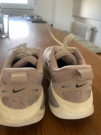 Używany Nike Laufschuhe Größe 40 bike — zdjęcie 3 z 6