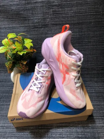 Gebrauchtes Asics Novablast 5 bike — Bild 8 von 8