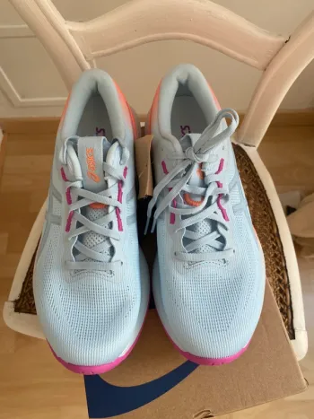 Used Asics Gel Cumulus 28 bike — image 3 of 6