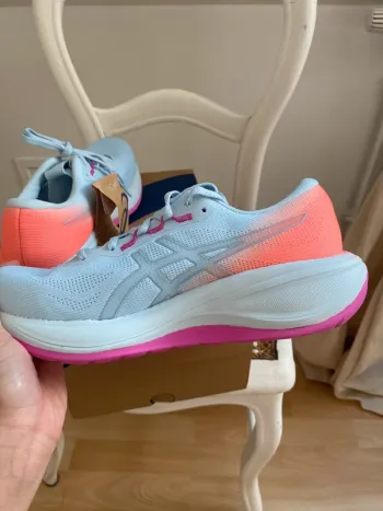 Used Asics Gel Cumulus 28 bike — image 2 of 6