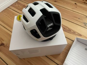 Brugt POC Ventral Air MIPS Helmet 2026 bike — billede 4 af 6