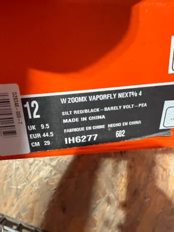 Nike ZoomX Vaporfly Next% 3 bike usato — immagine 8 di 8
