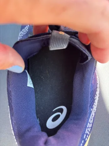 Used Asics Novablast 5 bike — image 5 of 6