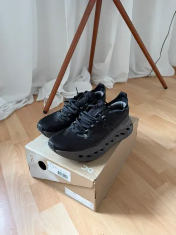Gebrauchtes On Running Cloudsurfer Max bike