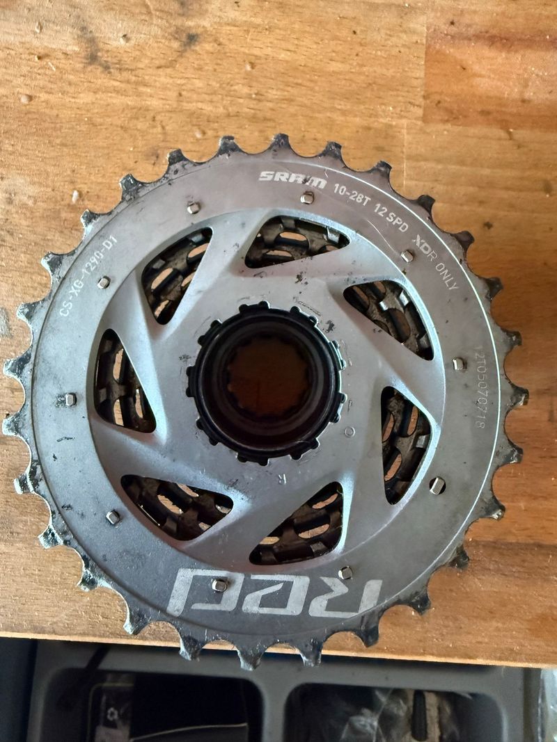 Sram Red AXS Cassette 2025 Drivetrain & Pedals de segunda mano