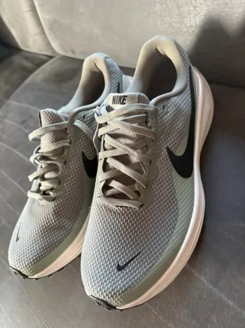 Gebrauchtes Nike Schoenen Maat 44 bike — Bild 4 von 4