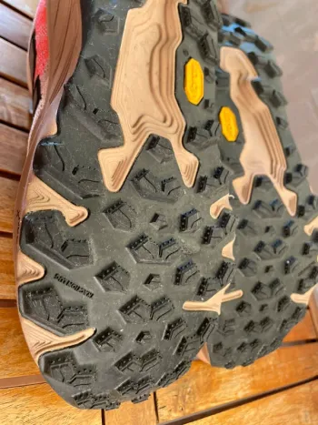 Použité New Balance Hierro V9 2026 bike — obrázek 8 z 12