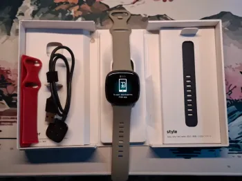 Fitbit Versa 3 bike d'occasion — image 2 sur 5