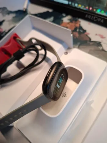 Fitbit Versa 3 bike d'occasion — image 3 sur 5