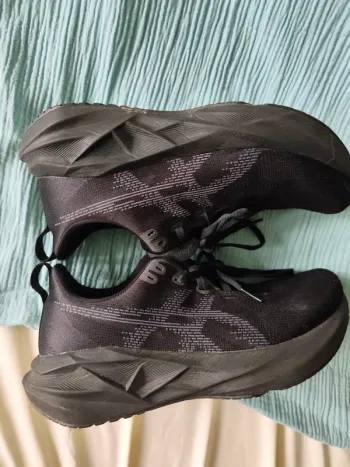 Gebrauchtes Asics Novablast 5 bike