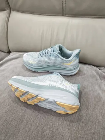 Używany Hoka Shoes Turquoise size 38 bike — zdjęcie 4 z 5