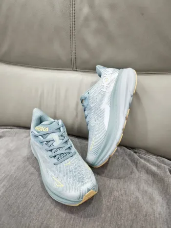 Używany Hoka Shoes Turquoise size 38 bike — zdjęcie 2 z 5