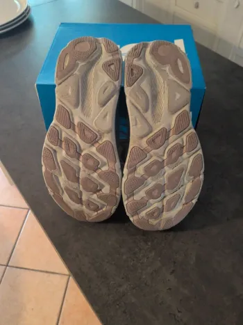 Used Hoka Clifton 9 bike — image 9 of 9